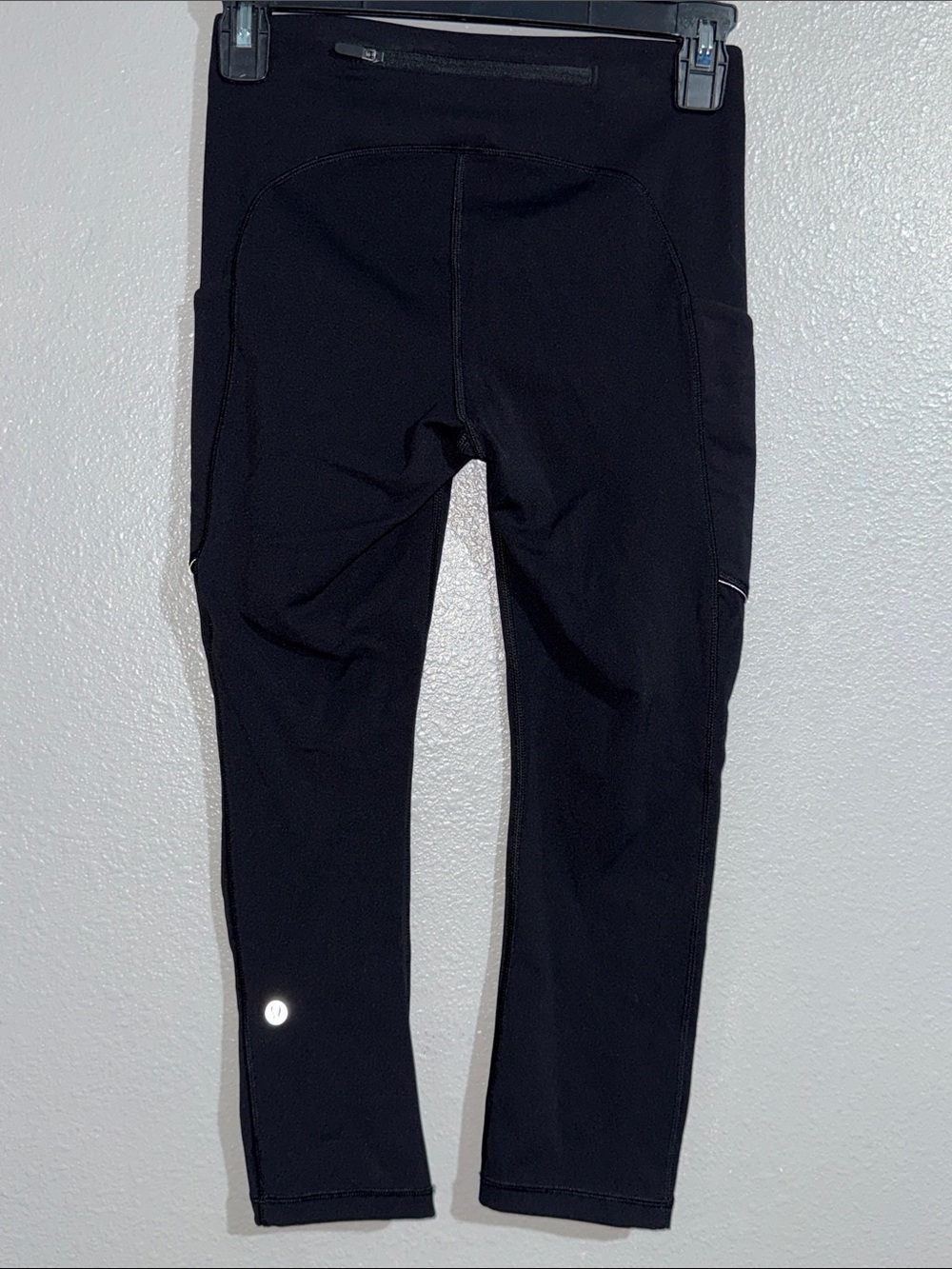 lululemon athletica Black cropped Performance Leggings with pockets